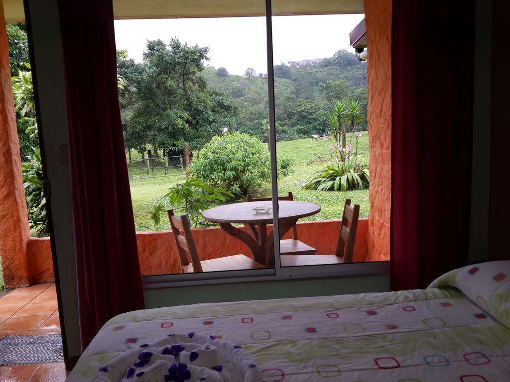 Cabinas Los Guayabos Ξενοδοχείο La Fortuna Δωμάτιο φωτογραφία